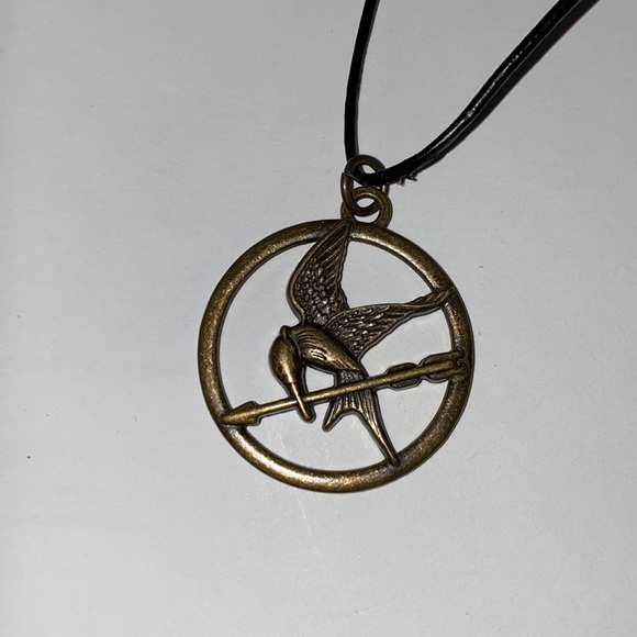 SOLD!! The Hunger Games Book and necklace set - Picture 8 of 15